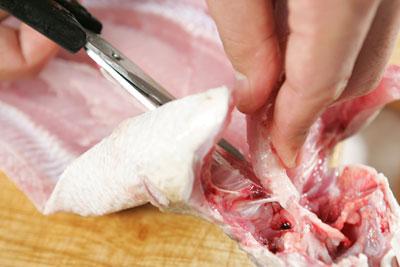 Xã hội - Mẹo hay rút xương cá cực nhanh, không bị sót (Hình 5).
