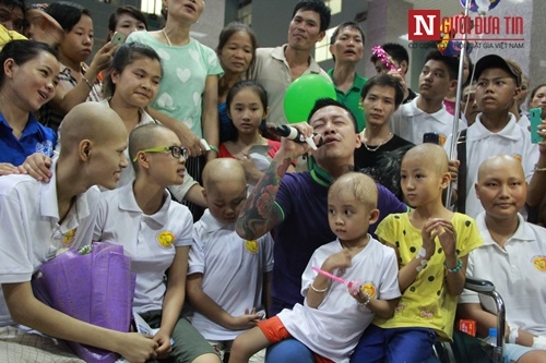 X&atilde; hội - Cảm động chuyện t&igrave;nh của cặp đ&ocirc;i lấy bệnh viện l&agrave;m điểm hẹn h&ograve; (H&igrave;nh 2).