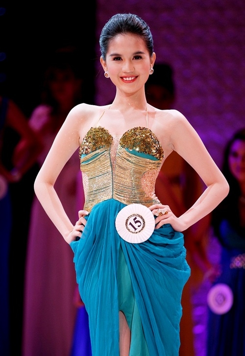 Giải trí - Ngọc Trinh lại gây 'bão' khi bất ngờ dự thi Hoa hậu? (Hình 4).