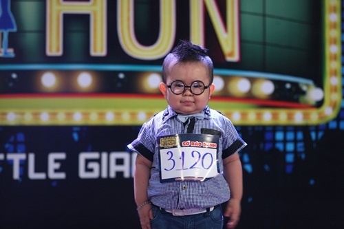 Giải trí - Người hùng tý hon: Hiện tượng mạng KuTin ‘đốn tim’ giám khảo (Hình 2).