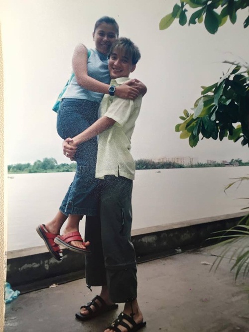 Giải trí - Mr Đàm hé lộ ảnh ‘độc’ quần ống loe, áo hở ngực thuở mới đi hát (Hình 5).