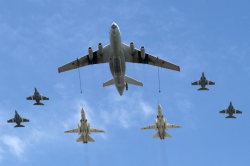 Thế giới - Xem Il-78 tiếp liệu ngoạn mục cho Su-24M giữa bầu trời Kaliningrad