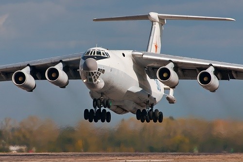 Thế giới - Xem Il-78 tiếp liệu ngoạn mục cho Su-24M giữa bầu trời Kaliningrad (Hình 2).