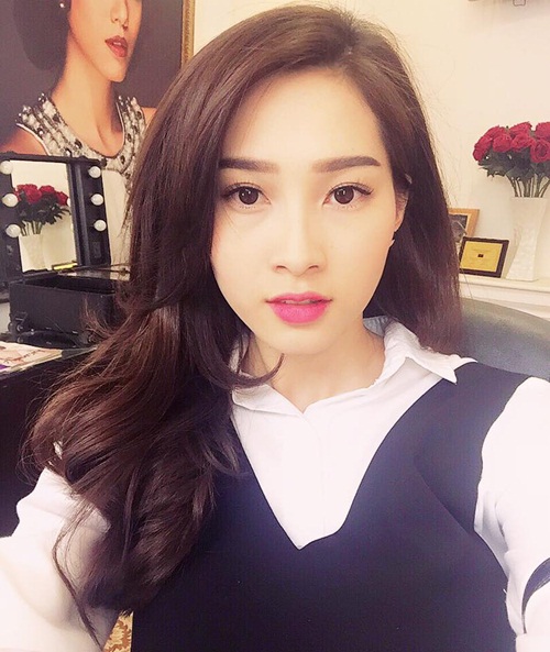 Giải tr&iacute; - Nhật Kim Anh khoe kh&eacute;o con trai, &lsquo;b&agrave; bầu&rsquo; Trang Trần nhắng nh&iacute;t (H&igrave;nh 7).