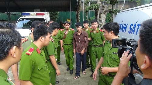 Ph&aacute;p luật - Thảm &aacute;n ở B&igrave;nh Phước: Cả 3 bị can đối mặt mức &aacute;n tử h&igrave;nh
