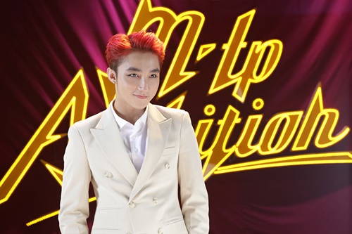 Giải tr&iacute; - Sơn T&ugrave;ng M-TP lo lắng cho liveshow s&acirc;n vận động đầu ti&ecirc;n