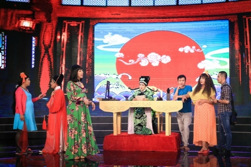 Giải trí - Long Nhật tranh thủ 'tút tát' lại nhan sắc trong hậu trường (Hình 4).