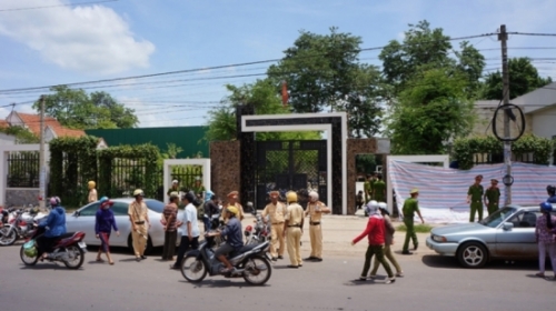 Ph&aacute;p luật - Vụ thảm s&aacute;t B&igrave;nh Phước: V&igrave; sao lại x&eacute;t xử lưu động gần nh&agrave; nạn nh&acirc;n? (H&igrave;nh 2).