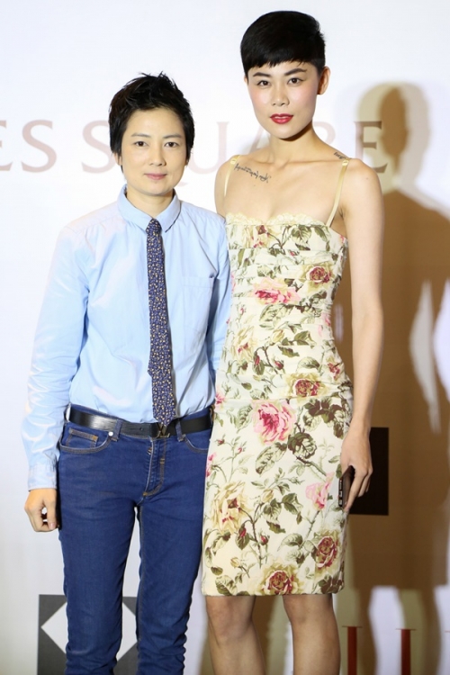 Giải trí - Vũ Khắc Tiệp tình tứ ôm eo Ngọc Trinh trên thảm đỏ Lynk Fashion Show (Hình 12).