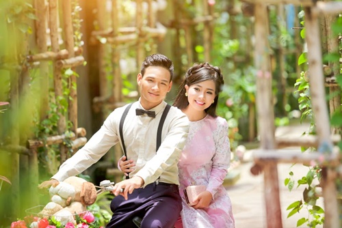 Giải tr&iacute; - Chị Vinh &lsquo;T&ocirc;i thấy hoa v&agrave;ng tr&ecirc;n cỏ xanh&rsquo; h&oacute;a thiếu nữ S&agrave;i G&ograve;n xưa (H&igrave;nh 5).
