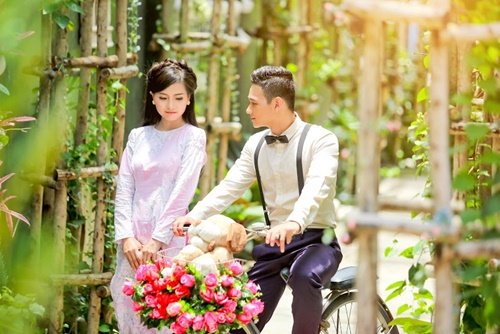 Giải tr&iacute; - Chị Vinh &lsquo;T&ocirc;i thấy hoa v&agrave;ng tr&ecirc;n cỏ xanh&rsquo; h&oacute;a thiếu nữ S&agrave;i G&ograve;n xưa (H&igrave;nh 6).