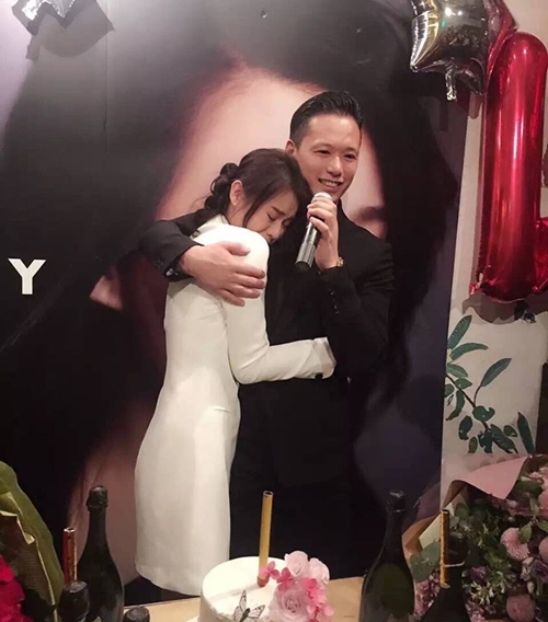 Giải trí - Gia đình Hồ Hạnh Nhi mong cô cưới Huỳnh Tông Trạch hơn Philip Lee