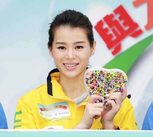 Giải trí - Gia đình Hồ Hạnh Nhi mong cô cưới Huỳnh Tông Trạch hơn Philip Lee (Hình 4).