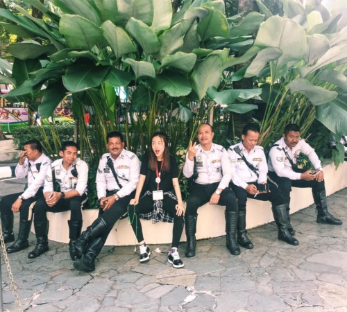 Giải trí - Phương Ly lúc 'manly', lúc diện áo dài nữ tính tại Malaysia (Hình 5).