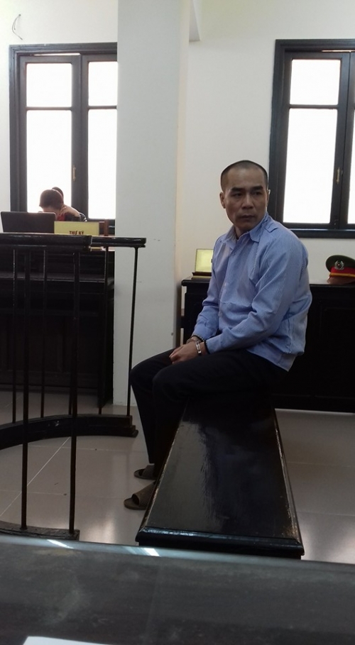 Pháp luật - Bị từ chối 'yêu', chồng vác dao chém vợ tới tấp