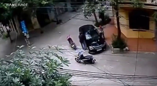Pháp luật - Những pha bẻ trộm gương ô tô nhanh chóng và manh động nhất