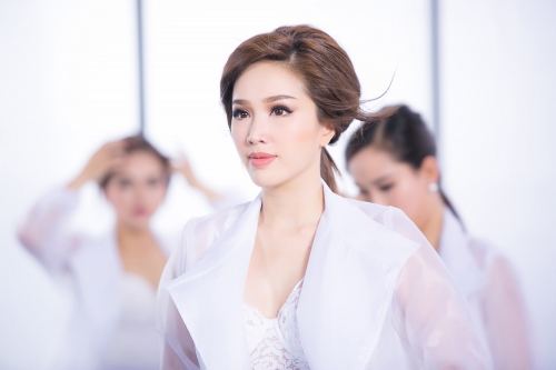 Giải trí - Bảo Thy ‘lột xác’ gợi cảm trong MV mới ‘I’m sorry babe’