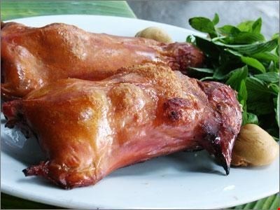 Xã hội - Cận cảnh quy trình chế biến món tiết canh dơi chết người (Hình 3).