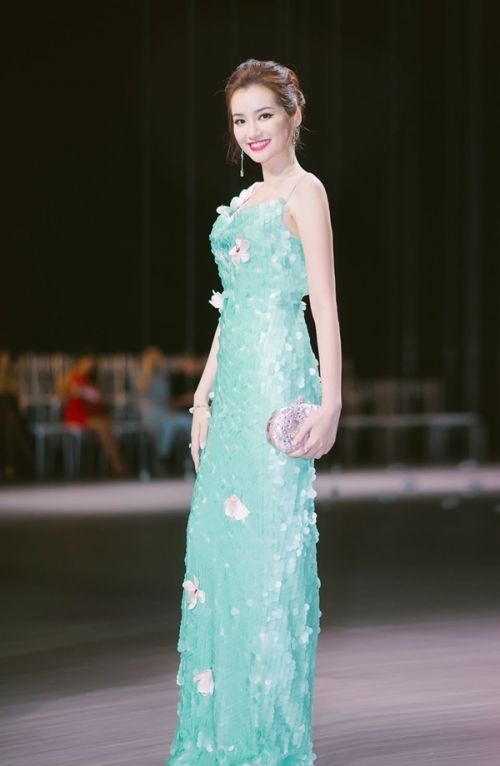Giải trí - Trúc Diễm, Diễm My, Diễm Trang đọ sắc tại Vietnam Designer Week 2016 (Hình 2).
