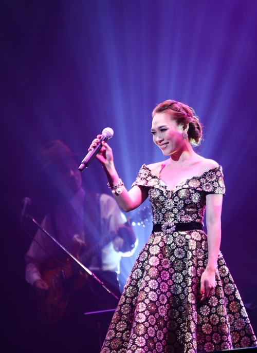 Giải trí - Vì sao Mỹ Tâm, Thu Minh 'mất hút' khỏi giải thưởng Làn Sóng Xanh?