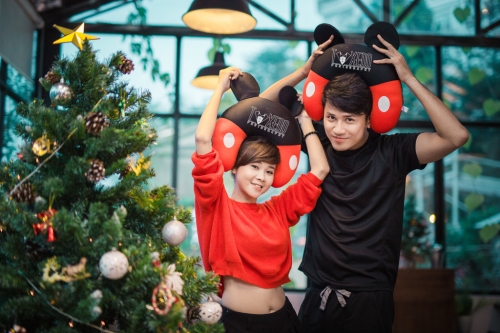 Giải tr&iacute; - Ngọc Dung - th&agrave;nh vi&ecirc;n Mắt Ngọc rạng ngời đ&oacute;n gi&aacute;ng sinh sớm (H&igrave;nh 8).