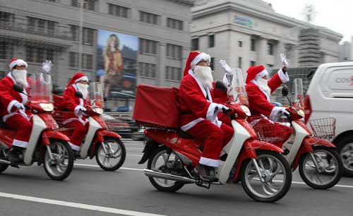 Xã hội - Dịch vụ ông già Noel: Nhiều nơi đã 'chốt sổ' từ đầu tháng!