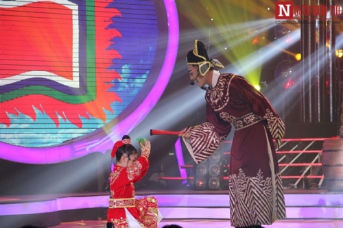 Giải trí - Chung kết Gương mặt thân quen nhí 2015: Bảo Ngọc bóp nát quả cam (Hình 3).