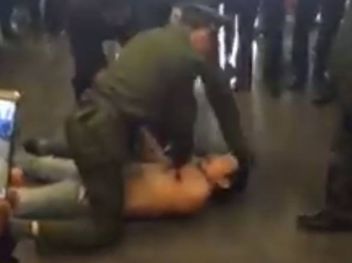 Pháp luật - Xác định lý do hành khách bất ngờ 'thoát y' náo loạn sân bay Nội Bài