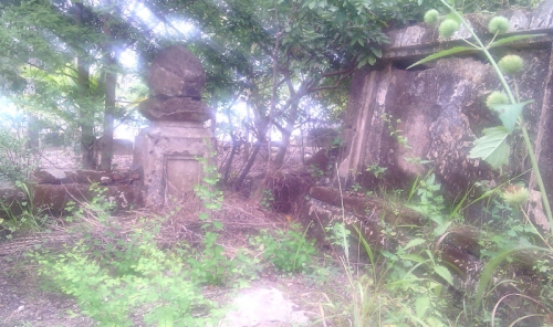 X&atilde; hội - Ng&ocirc;i mộ cổ k&igrave; b&iacute;, tương truyền c&oacute; v&agrave;ng ở Bến Tre (H&igrave;nh 2).