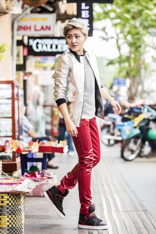 Giải trí - Vicky Nhung ‘lột xác’ với vẻ điển trai, nam tính (Hình 5).