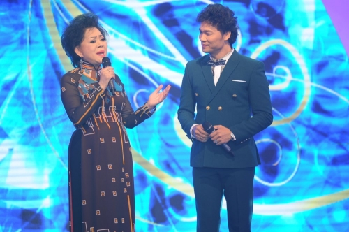 Giải trí - Đàm Vĩnh Hưng, Ngọc Sơn ‘cháy’ hết mình với ‘vua nhạc sến’ Vinh Sử (Hình 3).