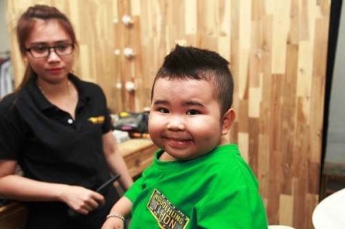 Giải trí - Người hùng tí hon: 'Tan chảy' với loạt ảnh siêu đáng yêu của Ku Tin (Hình 2).