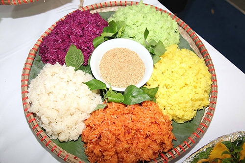 Xã hội - Cách nấu xôi ngũ sắc đơn giản đậm đà sắc vị cho năm mới