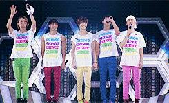 Giải trí - Cười nghiêng ngả khi ‘maknae' Kpop làm trò (Hình 6).