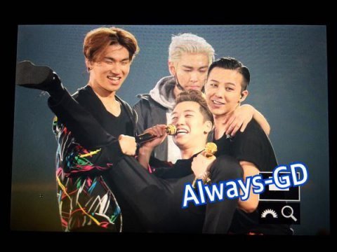 Giải trí - Cười nghiêng ngả khi ‘maknae' Kpop làm trò (Hình 7).