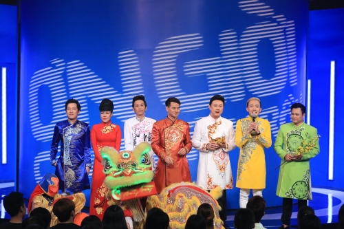 Giải trí - Ơn giời cậu đây rồi tập cuối: Hoài Linh – Việt Hương ôm nhau tình tứ (Hình 3).