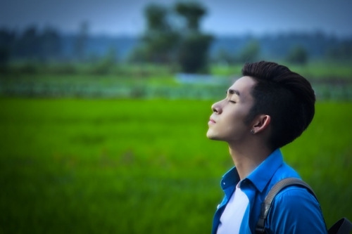 Giải tr&iacute; - Jun 365 khiến người xem cảm động qua MV 'Đường vế qu&ecirc;'