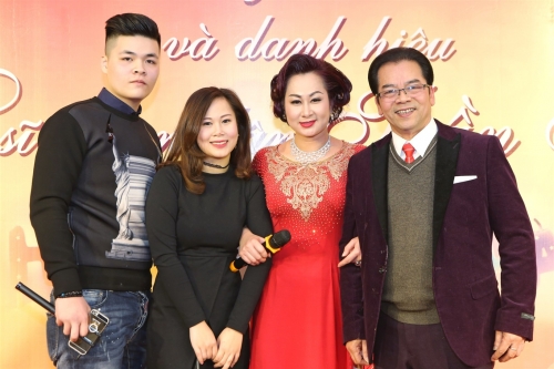 Giải trí - Diễn viên Trần Nhượng đón nhận danh hiệu NSND cùng dàn sao (Hình 2).