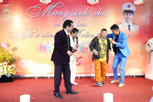 Giải trí - Diễn viên Trần Nhượng đón nhận danh hiệu NSND cùng dàn sao (Hình 4).