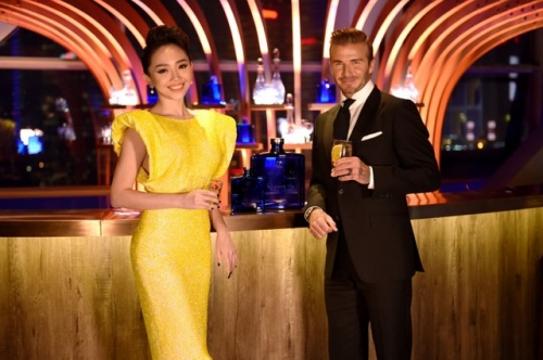 Giải trí - Tóc Tiên rạng rỡ sánh đôi cùng David Beckham (Hình 3).