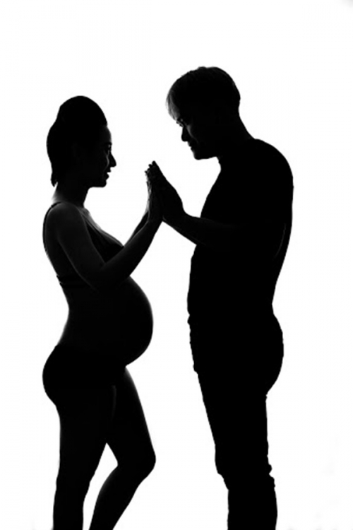 Giải trí - Vũ Duy Khánh đọ bụng, ôm hôn vợ (Hình 3).