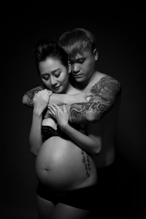 Giải trí - Vũ Duy Khánh đọ bụng, ôm hôn vợ (Hình 5).