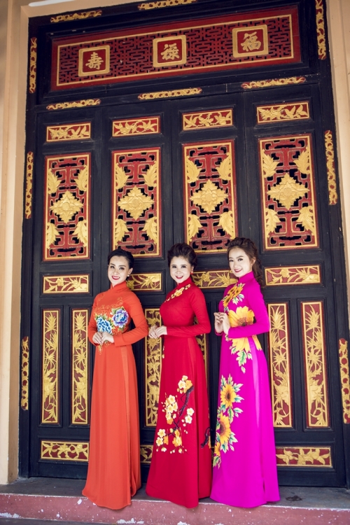 Giải trí - Nhóm Mắt Ngọc nền nã áo dài xuống phố ngày cuối năm (Hình 8).