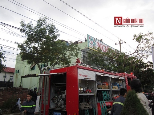 Xã hội - Chập điện, cửa hàng đồ gỗ tại Đà Nẵng bốc hỏa