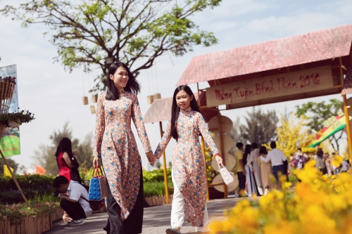 Giải trí - Đinh Y Nhung cùng con trốn đạo diễn Lưu Huỳnh đi chơi Tết