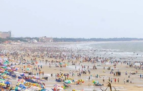 Xã hội - Choáng cảnh bãi biển Vũng Tàu ngập đầy rác ngày Tết