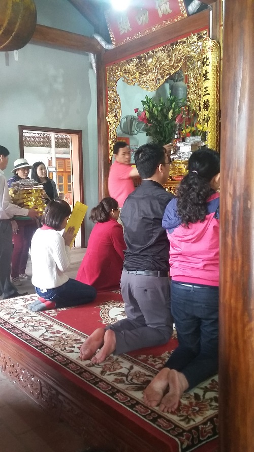 Xã hội - Giới trẻ đổ xô đi chùa, đền cầu duyên ngày rằm tháng Giêng (Hình 10).
