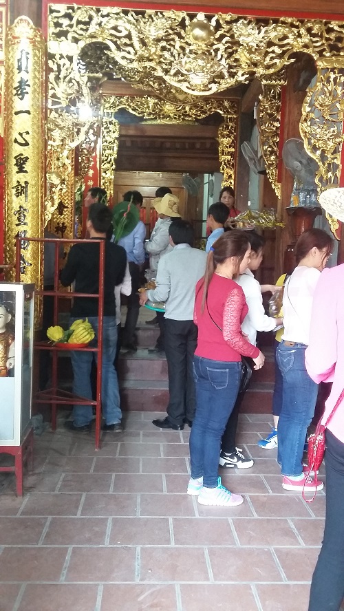Xã hội - Giới trẻ đổ xô đi chùa, đền cầu duyên ngày rằm tháng Giêng (Hình 11).