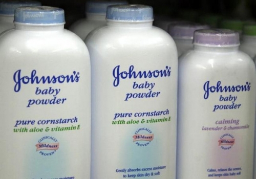 Đời sống - Phấn rôm gây ung thư, Johnson & Johnson phải bồi thường 72 triệu USD