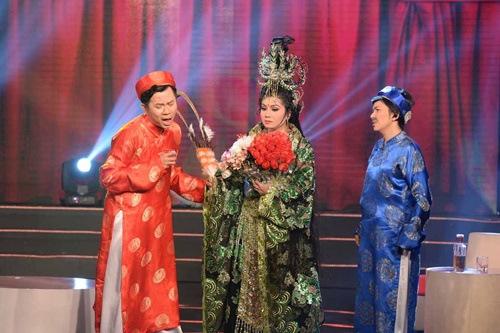 Giải trí - Hải Triều, Thái Duy, Duy Khánh, Lê Hải đọ sắc trong tà áo dài (Hình 2).